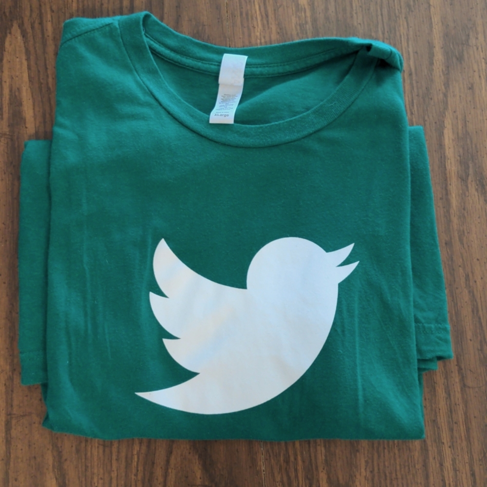 Oversized Twitter swag tee-shirt